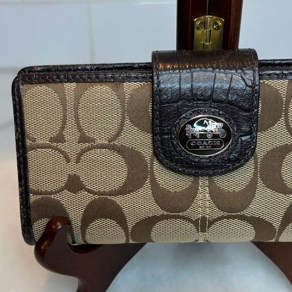 Coach Wallet Y2K Jacquard Signature Logo Canvas Snap Closure Compact Wallet - Picture 2 of 16